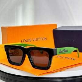 Picture of Louis Vuitton Sunglasses _SKUfw79398965fw